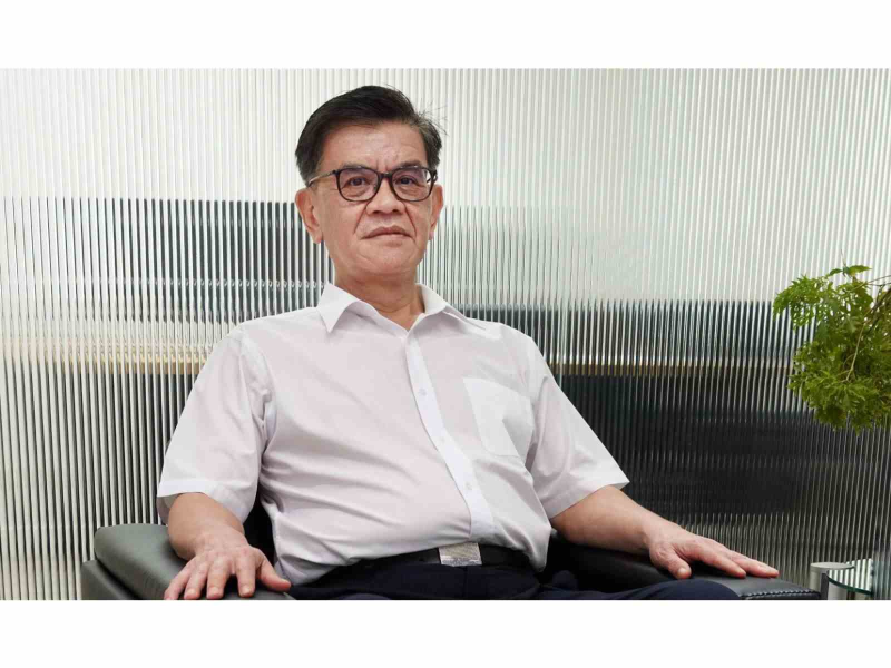 佳洛系統工程業務橫跨水處理、電力監控系統以及製程自動化，是董事長李展企靠著不斷在錯誤中學習的毅力，以及好幾個十年的時間積累所打下的江山。