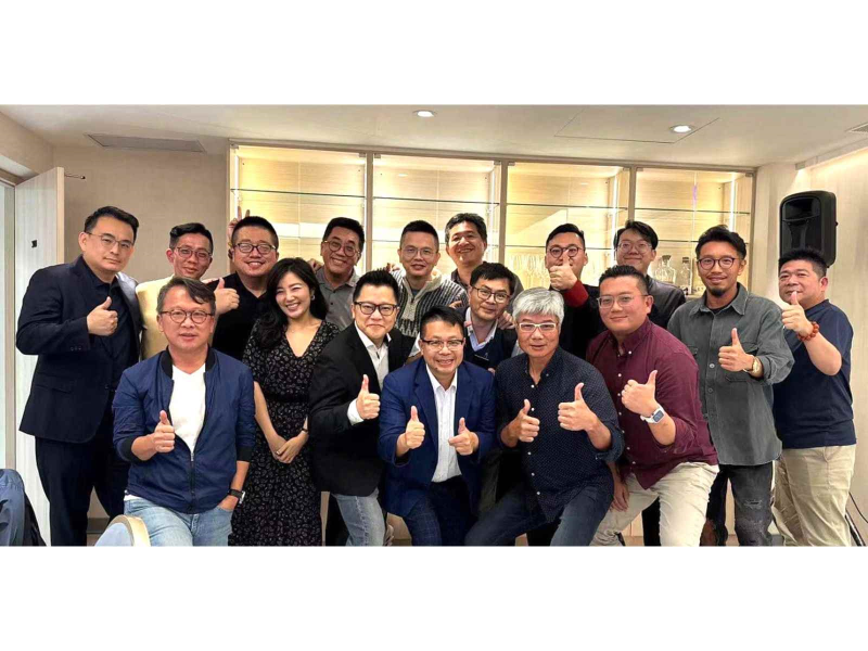 「跨境創新創業協會」在創會理事長簡榮宗及盧文聰理事長領導下蓬勃發展，感謝大家的提攜，本人擔任監事也與有榮焉、收穫豐富，期待「百尺竿頭，更進一步」！