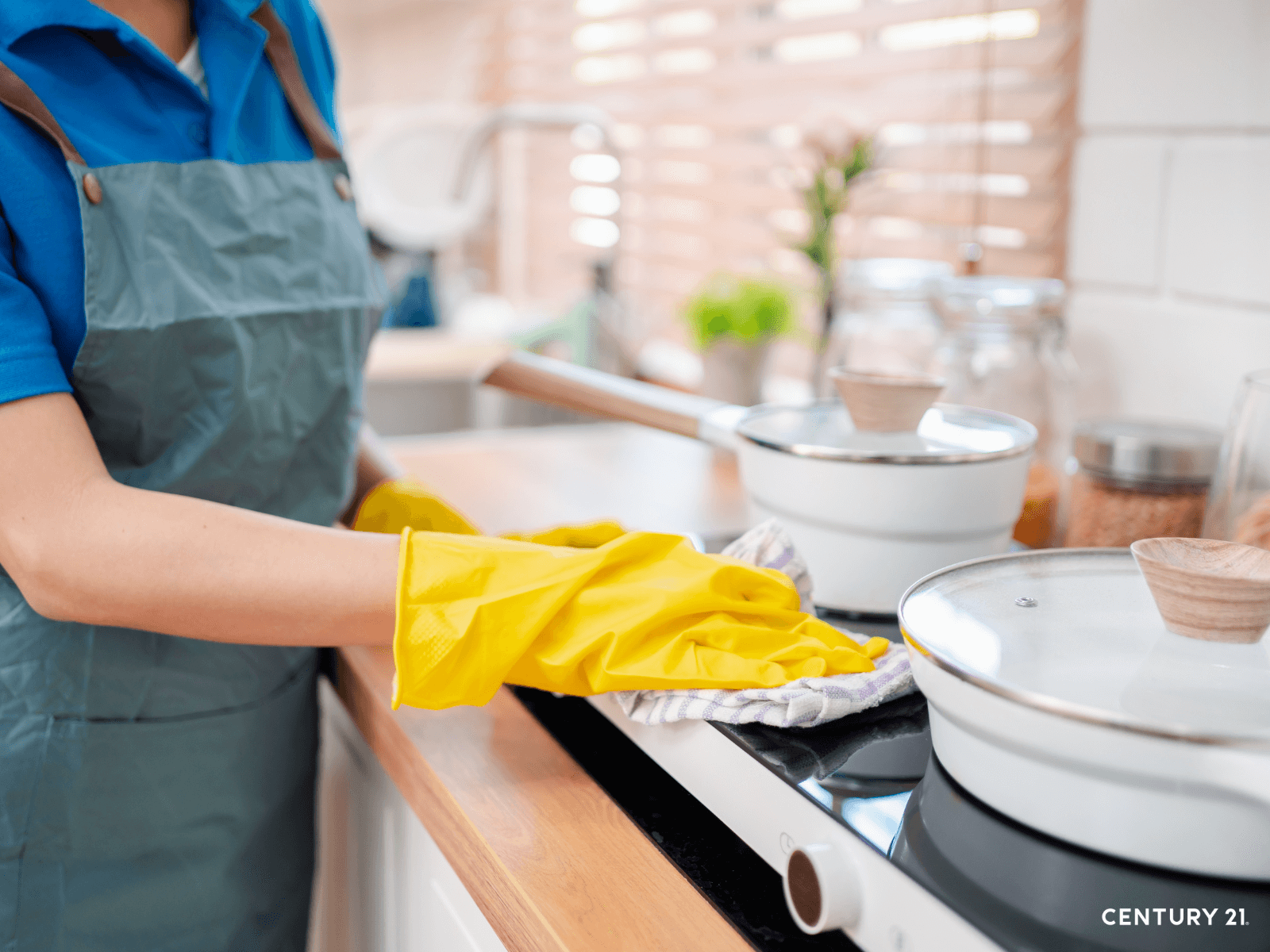 廚 房 的 打 掃 比 較 麻 煩 ， 善 用 妙 招 可 省 力 。   圖 / 2 1 世 紀 不 動 產 提 供 