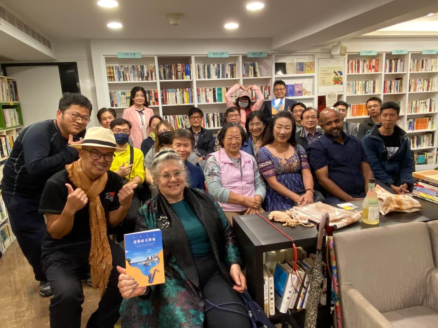 黃 作 炎 作 家 出 版 第 十 三 本 新 書 《 書 寫 基 隆 》 ， 筆 者 有 幸 撰 文 推 薦 ， 未 來 也 會 持 續 給 予 支 持 ！ 