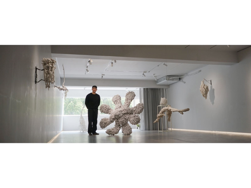 藝術家何宇森於南方雪展覽現場