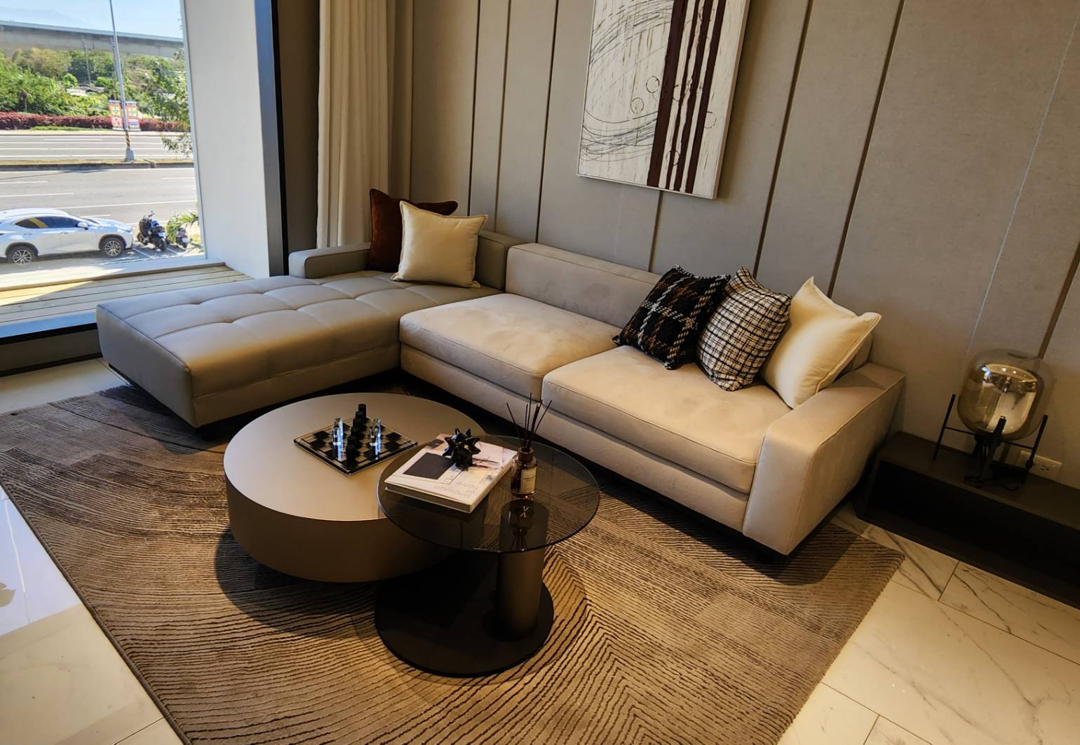 政 府 推 出 「 新 青 安 貸 2 . 0 」 ， 讓 有 剛 性 住 屋 需 求 的 年 輕 族 群 勇 於 進 場 購 屋 。 ( 攝 影 顏 瓊 真 ) 