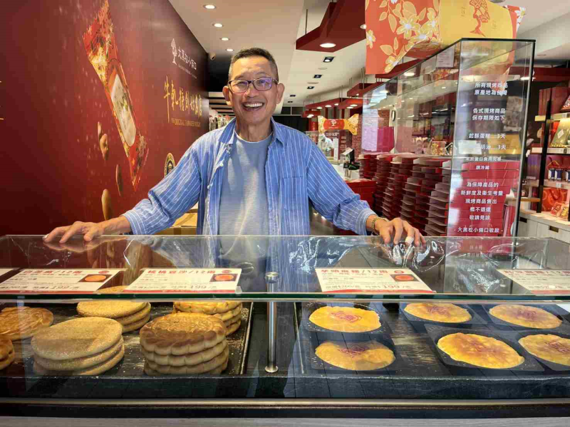 大黑松小倆口總經理邱義榮今年重披戰袍，業績逐步回升。