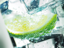 氣泡與冰飲的消暑絕配