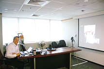 施振榮重披戰袍 連三十分鐘都不浪費51157