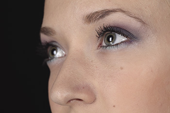 睜一隻眼閉一隻眼  黃斑部病變離我遠一點