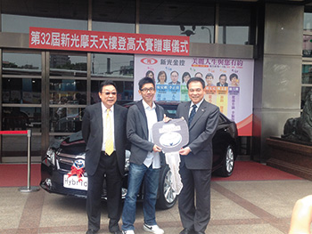 金融業瘋運動 蔡雄繼六旬帶頭拚52221