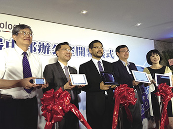 吳淡如為盤龍人品掛保證 商<a href=