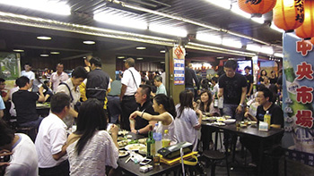 不要再紅酒配熱炒了