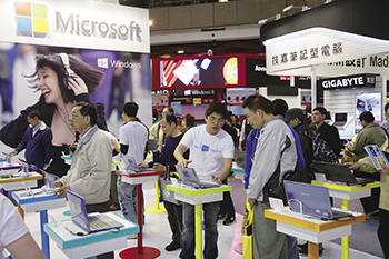 大逆轉 PC與NB一吐悶氣推升18檔飆股52943