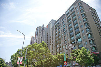 公告地價往上調 <a href=