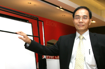 戴正吳入群創董事會 鴻海啟動面板整併計畫55081