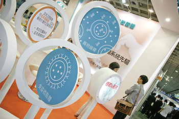 生醫發展奠利基 掌握華人醫療商機56629