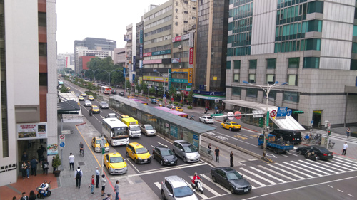 壽險業大搶地  舊<a href=