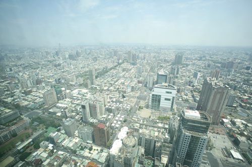 六都新百里侯未來全拚<a href=