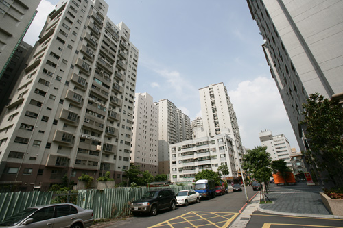 建商928勇敢推案 南北<a href=