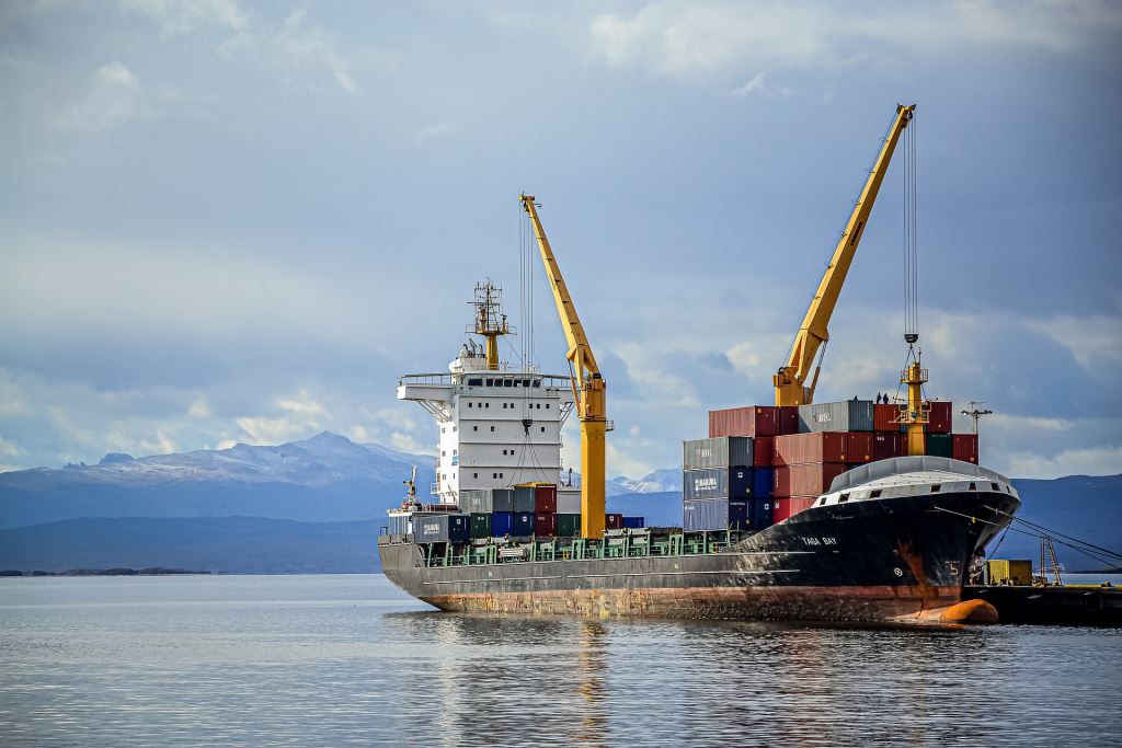 全球航運問題未解！美最大港區出現塞船盛況  供應鏈恐吃緊