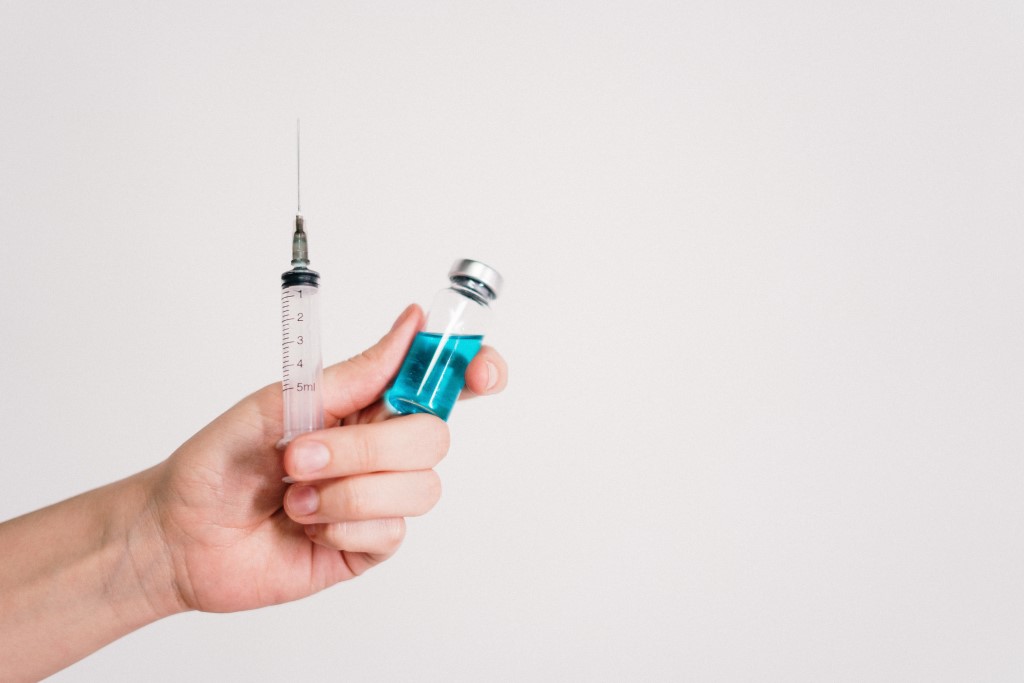 免挨針、不會痛！鼻噴式新冠疫苗明年開始臨床試驗